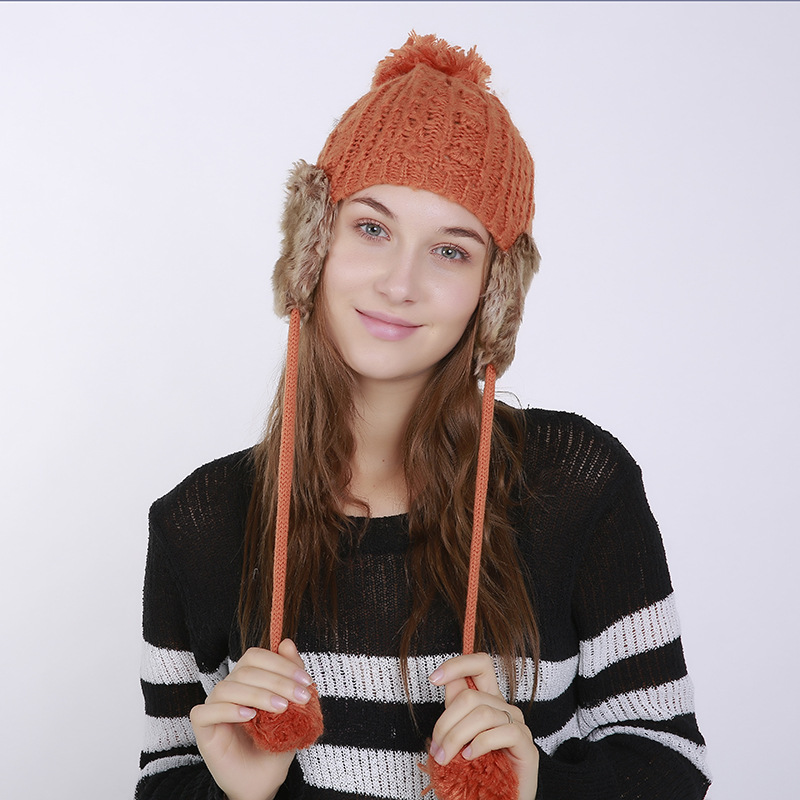 Autumn-and-winter-knitted-warm-hats-Hand (3).jpg