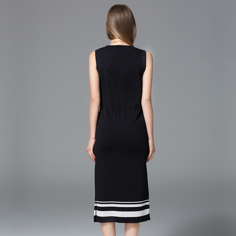 Black-casual-crew-neck-striped-hem-midi (4).jpg