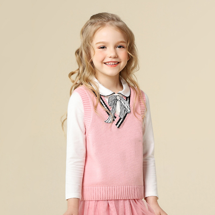 Cute-pink-plain-v-neck-girls-knitting.jpg